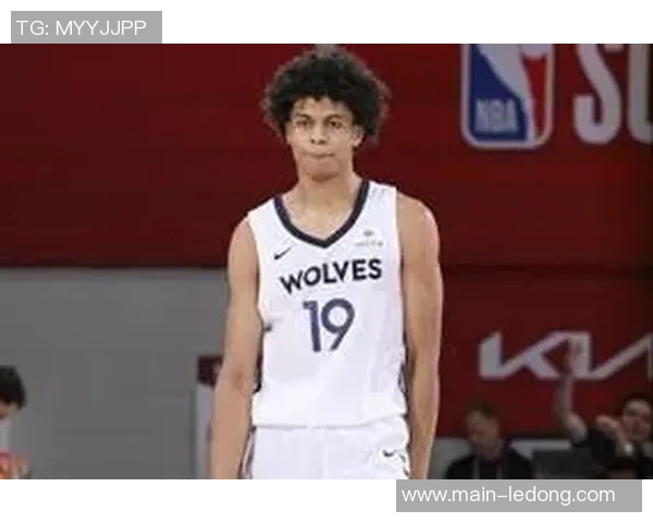 芬奇赞贝兰热打球风格强硬敏锐感知比赛局势令人印象深刻 芬奇赞贝兰热打球风格强硬敏锐感知比赛局势令人印象深刻