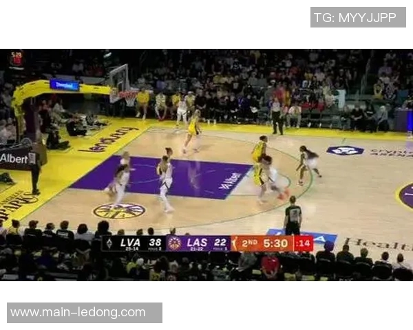 杰基杨创造历史成季后赛首位30分10助攻0失误球员 杰基杨创造历史成季后赛首位30分10助攻0失误球员