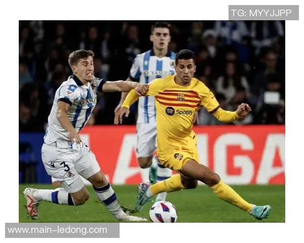 西甲最新动态皇马暂时领先巴萨今晚迎战塞维亚挑战 西甲最新动态皇马暂时领先巴萨今晚迎战塞维亚挑战