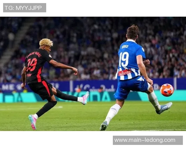 巴萨喜讯费尔明与亚马尔重返训练场助力球队恢复战斗力 巴萨喜讯费尔明与亚马尔重返训练场助力球队恢复战斗力