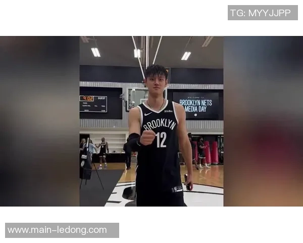 曾凡博在篮网定位为3D球员短暂出场是常态希望他保持积极心态继续努力 曾凡博在篮网定位为3D球员短暂出场是常态希望他保持积极心态继续努力