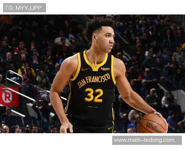 安东尼戴维斯表现出色14投8中砍下25分助球队获胜并贡献多项数据