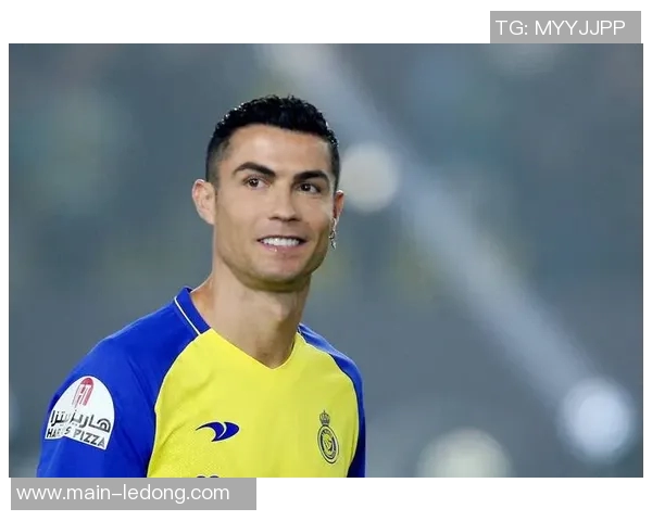 C罗愤怒出局后迅速返回更衣室沙特媒体独家报道比赛心情