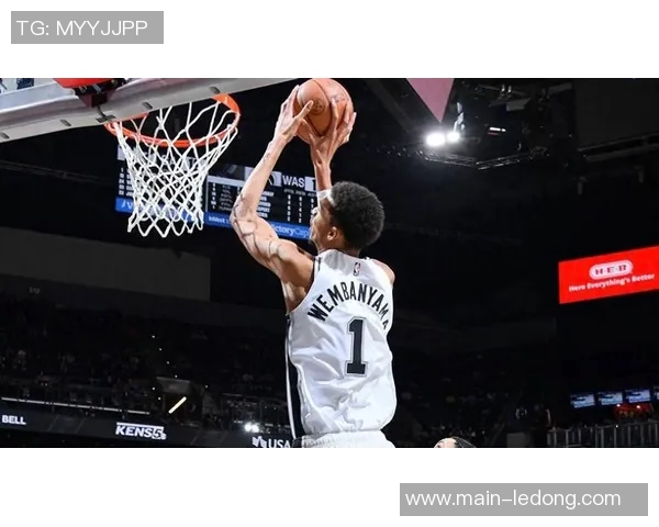 阿里纳斯：文班若能场均27分12篮板并夺DPOY将有望争夺MVP荣誉