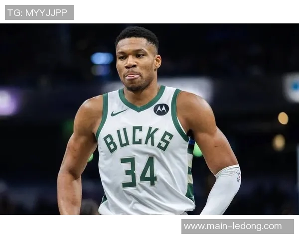 雄鹿全力以赴挽留字母哥展现真诚决心能否成功引发关注 雄鹿全力以赴挽留字母哥展现真诚决心能否成功引发关注