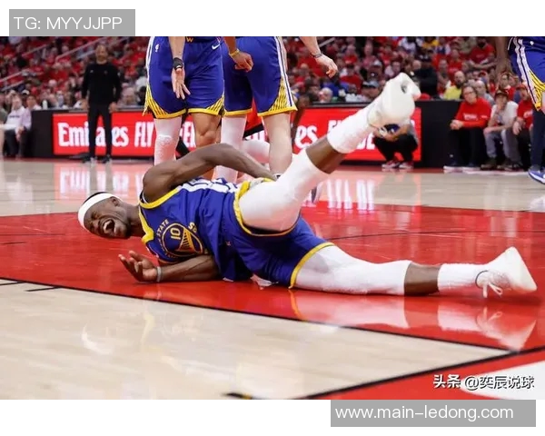 新赛季精彩开局艾顿强势协防封盖巴特勒展现实力 新赛季精彩开局艾顿强势协防封盖巴特勒展现实力