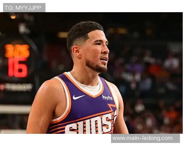 布克职业生涯得分突破17000分创21世纪第八快里程碑