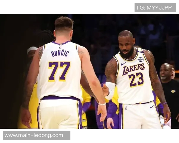 詹姆斯与裁判争执未受罚太阳博主引用规则质疑公正性