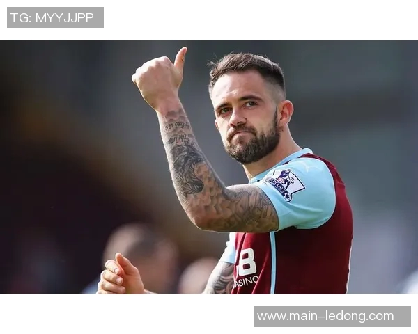 34岁前锋博里尼正式加盟英乙索尔福德城曾效力于利物浦和米兰等豪门