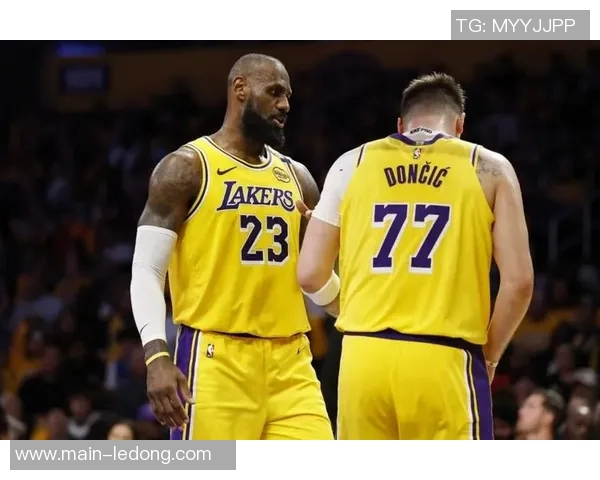 东眉交易一周年湖人客战尼克斯的巧合与回顾